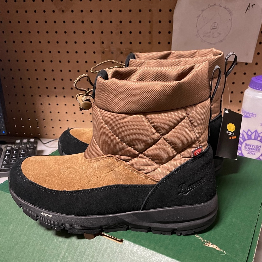 Womens Danner Cloud Cap Boots size 8
